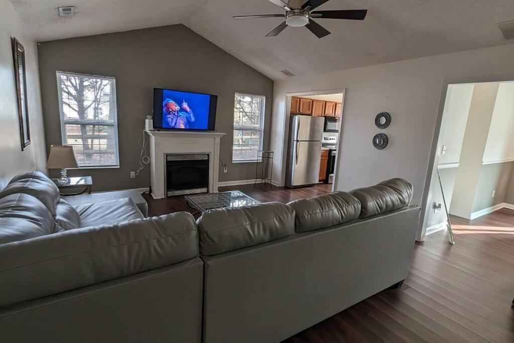 Haven - Uptown/Airport Corridor Villa Charlotte Exterior photo